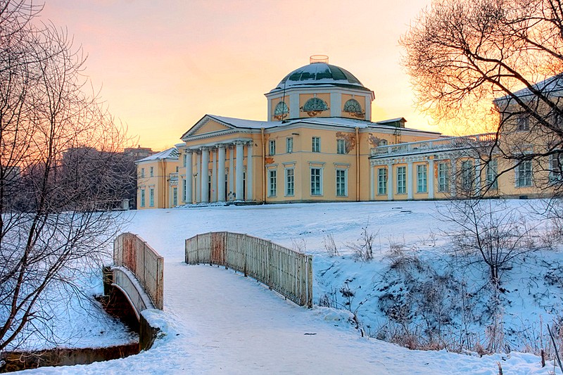 Alexandrino Villa at the end of Prospekt Stachek in Saint-Petersburg, Russia