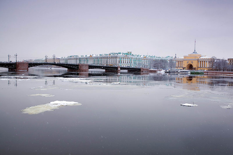 Palace Bridge and ice floating down the river in Saint-Petersburg, Russia