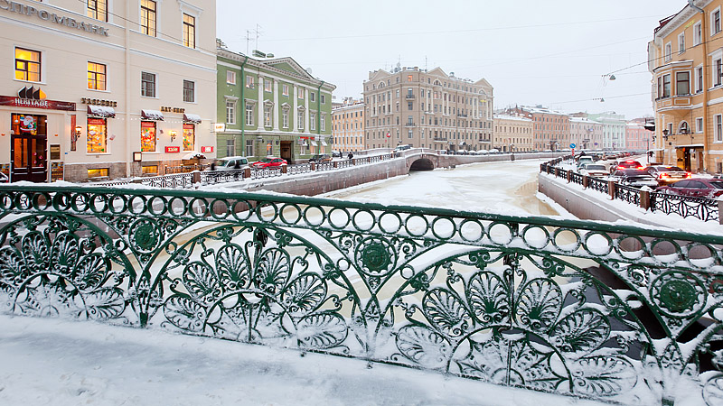 Frosty railings of Pevcheskiy (Singers') Bridge over the Moyka River in Saint-Petersburg, Russia