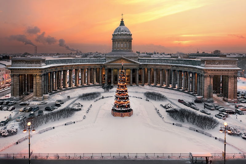 Kazan Cathedral on the Nevsky Prospekt in winter in Saint-Petersburg, Russia