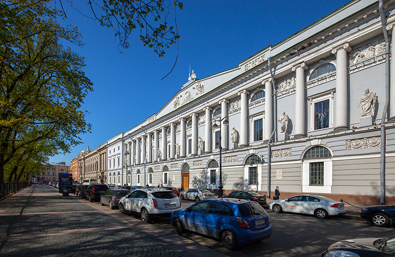 Carlo Rossi's Russian National Library building on Ploshchad Ostrovskogo in St Petersburg, Russiô