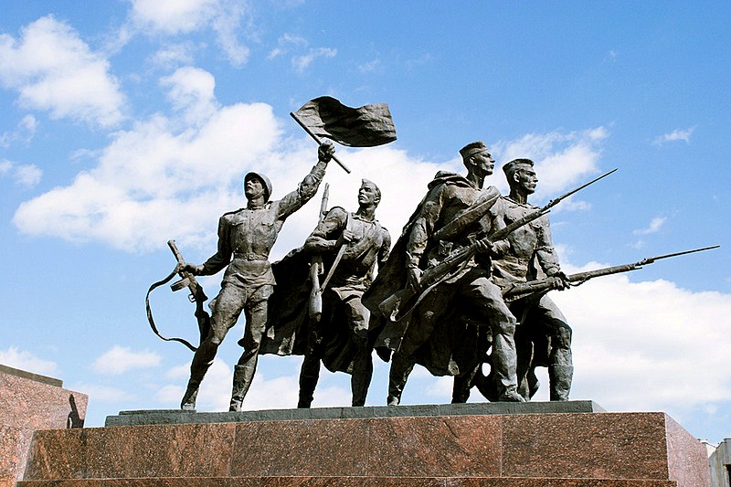 Sculptural group Soldiers in front of the Monument to the Heroic Defenders of Leningrad in St Petersburg, Russia