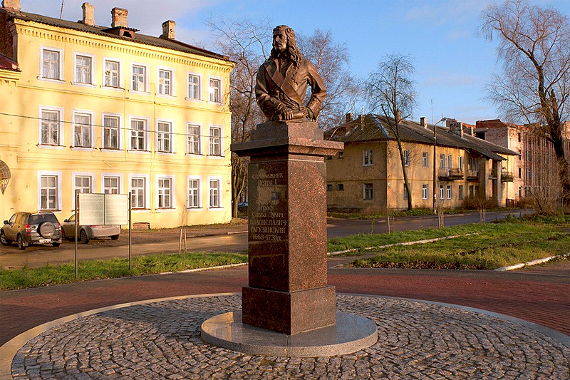 Monument to Russian diplomat Vladislavich-Raguzinskiy in Schlisselburg, east of St Petersburg, Russia