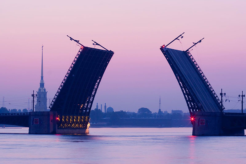 Opening bridges in Saint Petersburg